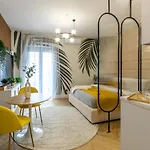 Yellow Jade Center - River View&balcony * 부쿠레슈티