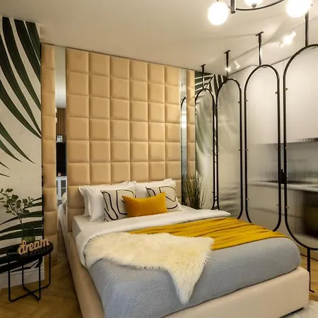 Yellow Jade Center - River View&balcony