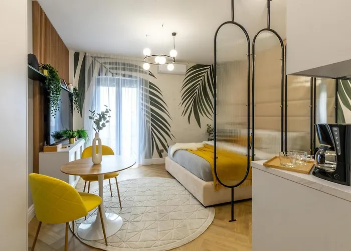 Yellow Jade Center - River View&balcony * Bukarest