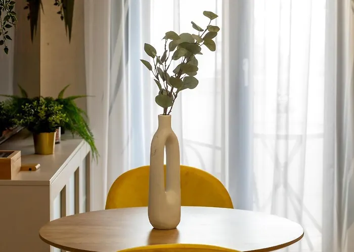 Yellow Jade Center - River View&balcony Apartment Bucharest
