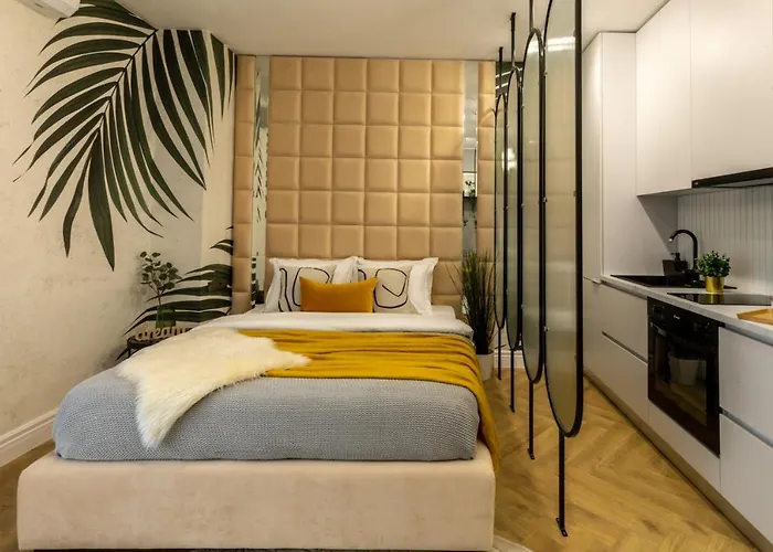 Yellow Jade Center - River View&balcony Apartament *