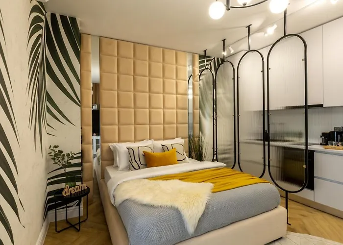 Yellow Jade Center - River View&balcony